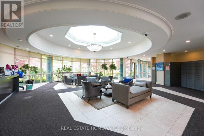 Photo - 28 Harrison Garden Blvd Unité 1811