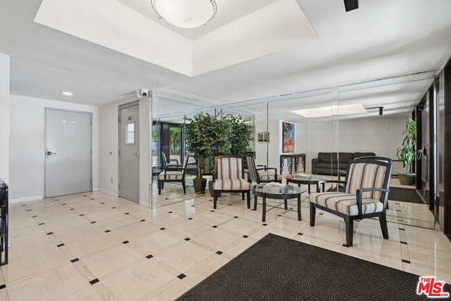 Photo - 1242 S Barrington Ave Unidad 304