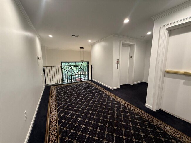 Photo - 1308 Pine Heights Dr NE