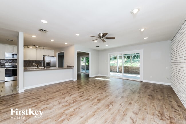 Photo - 640 Valley Brook Ln