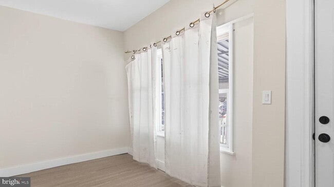 Photo - 5981 N 21st St