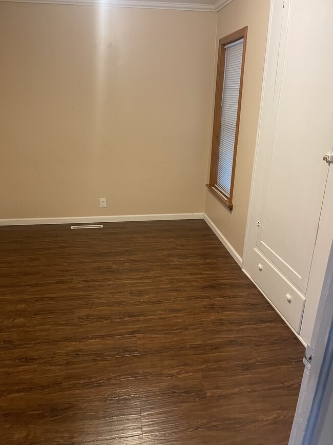 Built in closet with drawers - 1415 Ashman St Unit 1