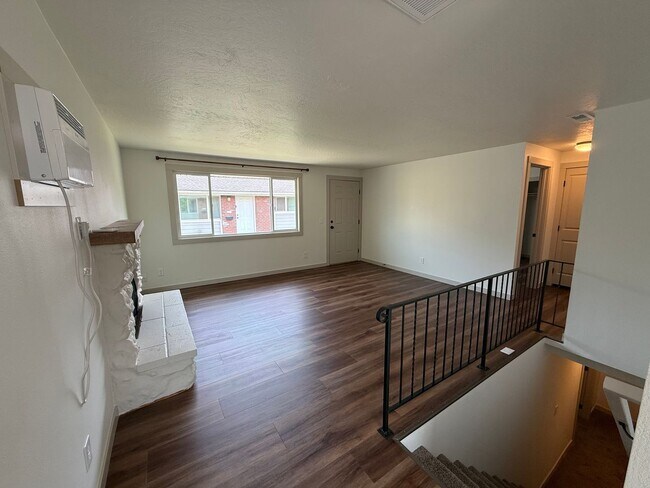 Photo - 323 E Wabash Ave Unit 325