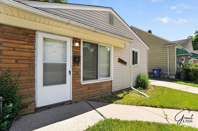 Photo - $1600 3 bedroom ranch