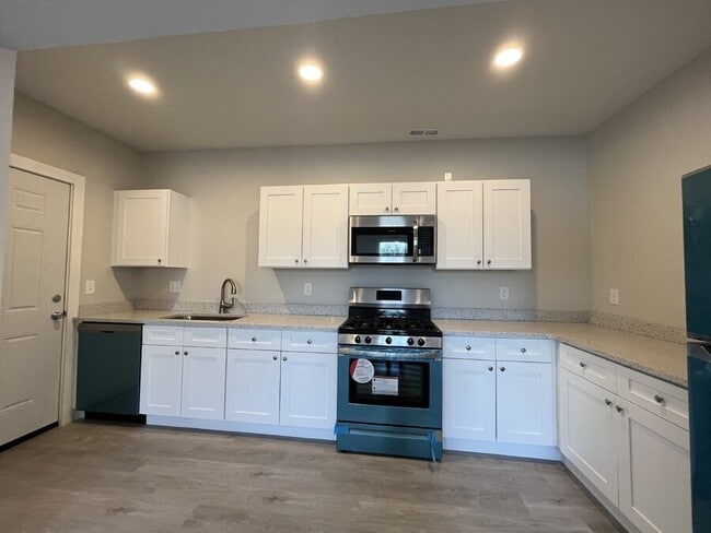 Photo - 1966 Randall Rd Unidad 3