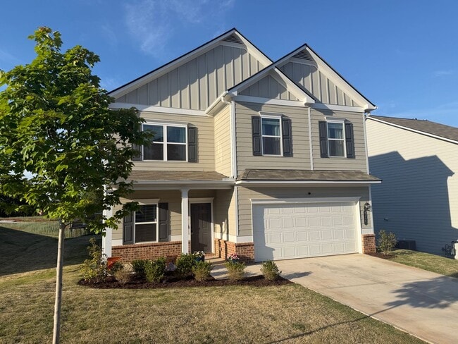 Building Photo - Ooltewah-Harbour Chase Community