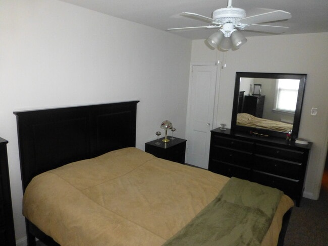 Photo - 820 Derwyn Rd Unit 820 Derwyn Rd Apt A