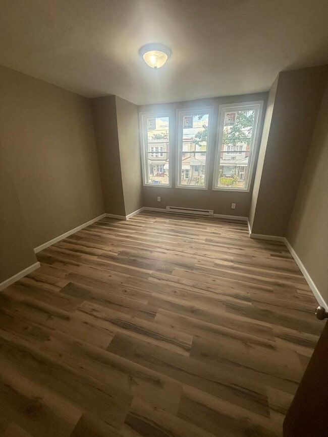 Photo - 2918 Aramingo Ave