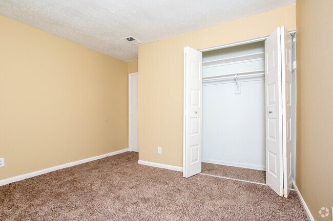 2BR, 2BA - 1,100 SF - Bedroom