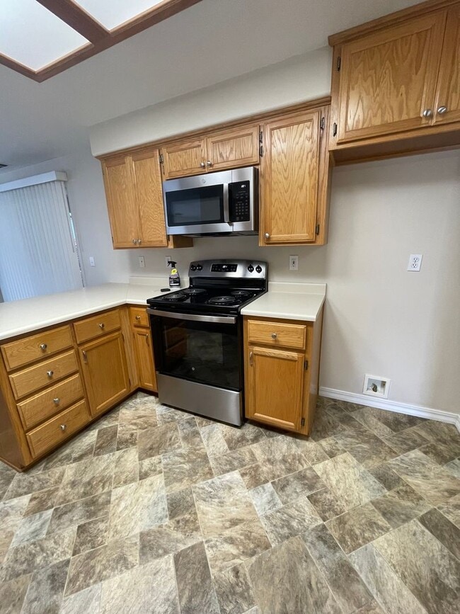 Photo - Spacious 3 bedroom, 2 bathroom home- CENTRAL POINT!