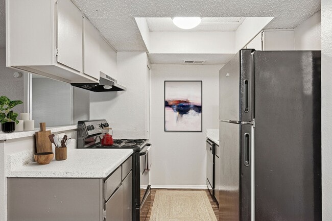 Building Photo - ReNew Heights Rental