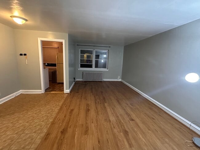 Living Room space - 1335 E Sedgwick St Unit 2