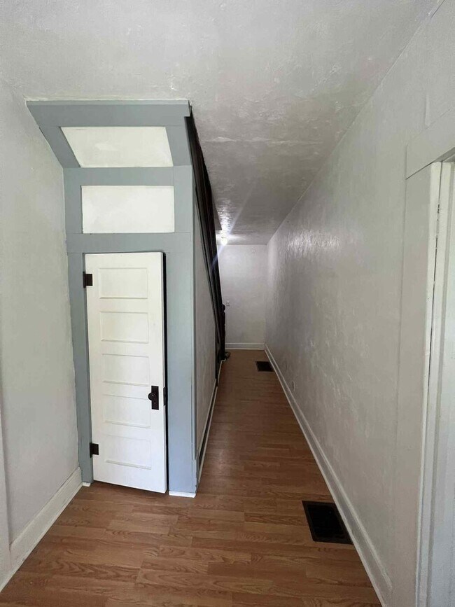 Photo - Charming 3 bedroom / 2 bathroom home with ...