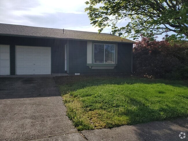Building Photo - 2 Bedroom 1 Bath Duplex Rental