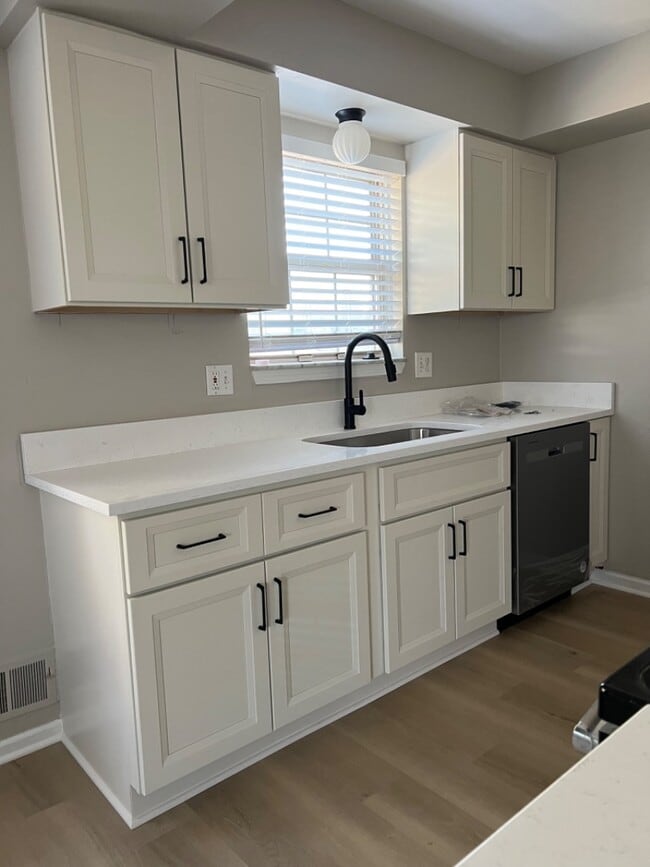 Photo - 16974 Cristina Ct