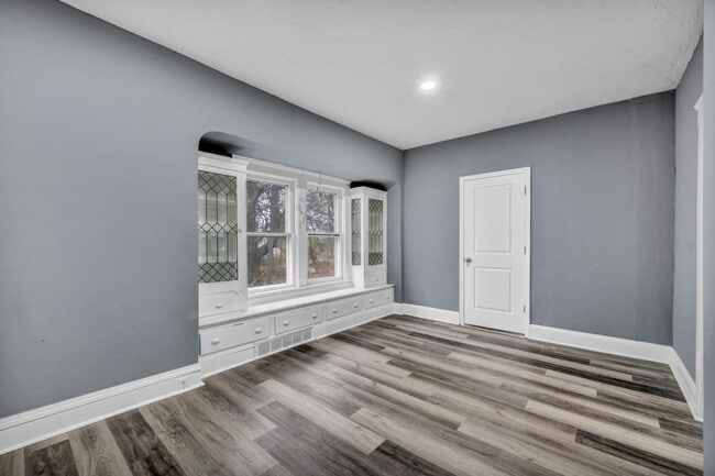 Photo - 4730 E 142nd St