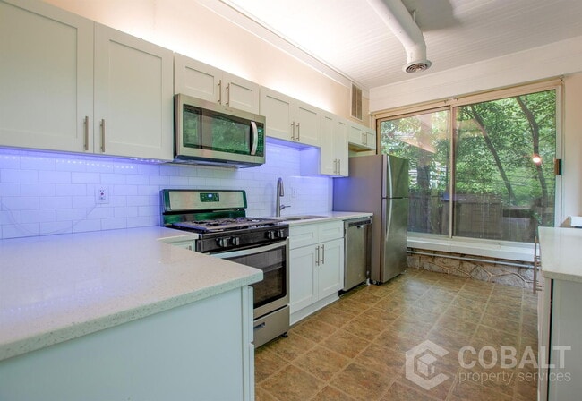 Photo - 867 Rosedale Rd NE Unit 1