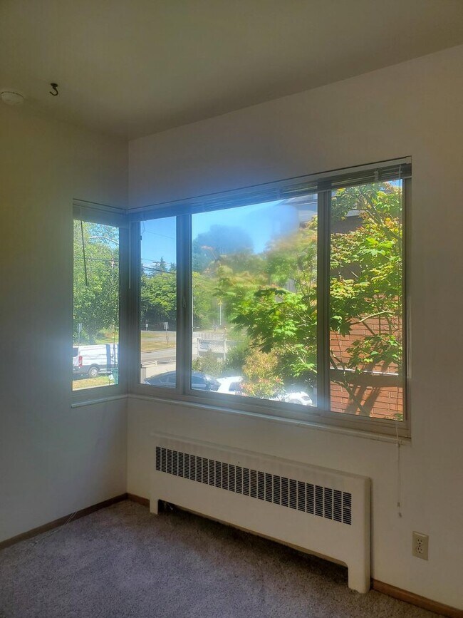 Photo - 611 N 50th St Unit 5