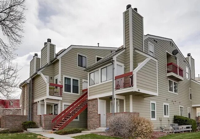 932 S Dearborn Way Unit 3