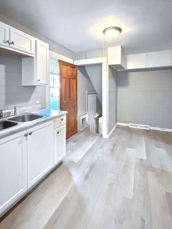 Photo - 14322 Elm Ave