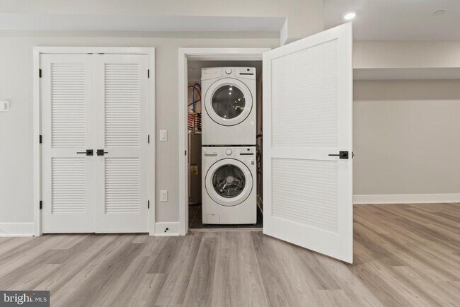 Photo - 520 N 37th St Unidad 32