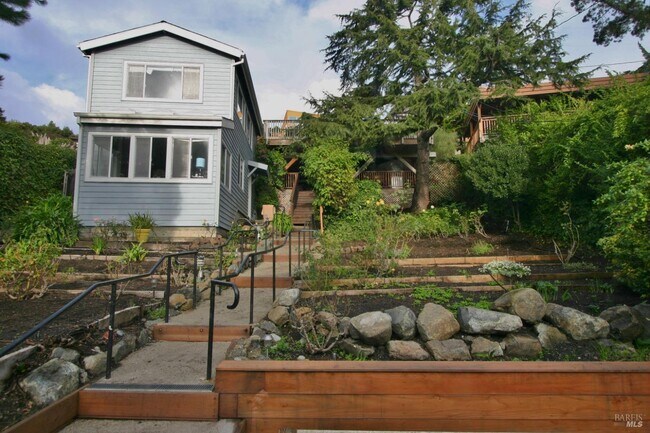 Photo - 1808 Centro W St House
