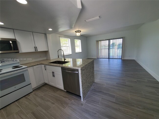 Building Photo - 5200 NW 31st Ave Unit 210 Rental