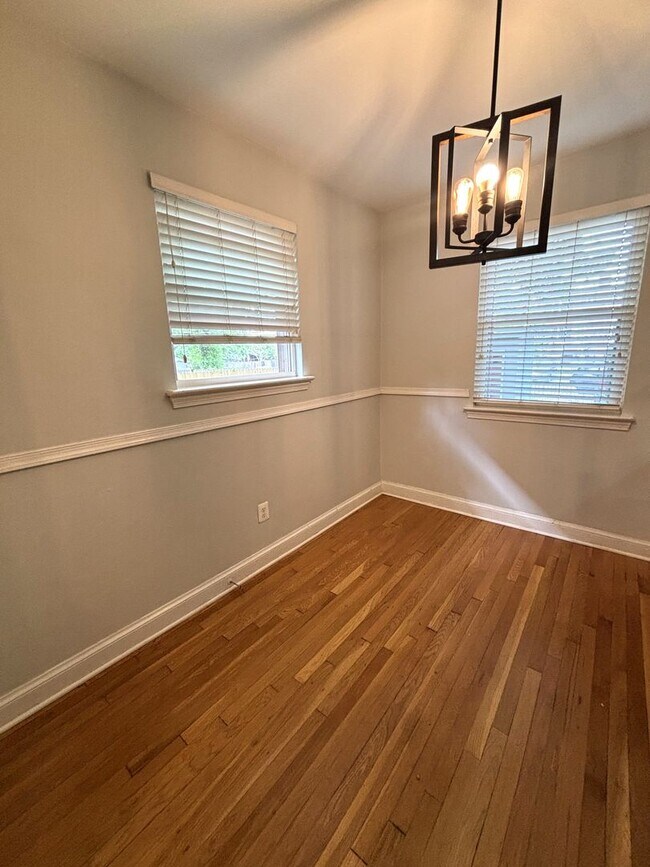Photo - 162 Wesmond Dr