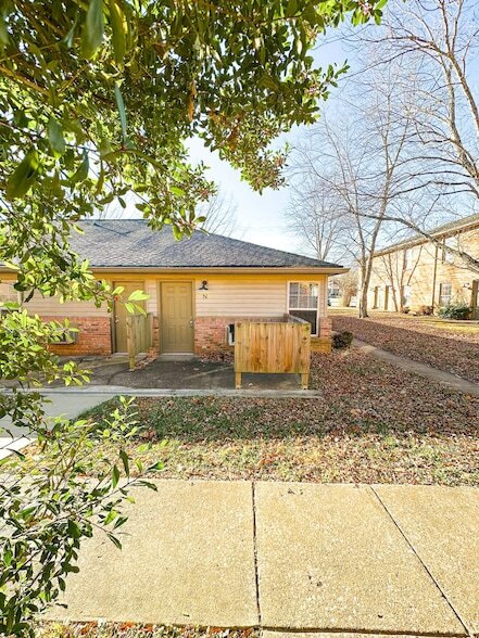 Building Photo - 100 Ballygar St Unit N