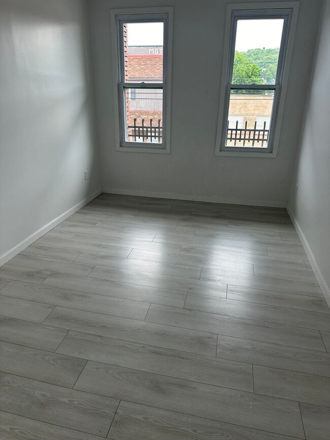 Photo - 1133 Merchant St Unidad apt 2