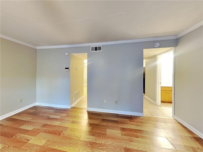 Photo - 2140 Kings Gate Cir SW