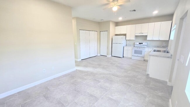 Photo - 4957 Serafica Dr