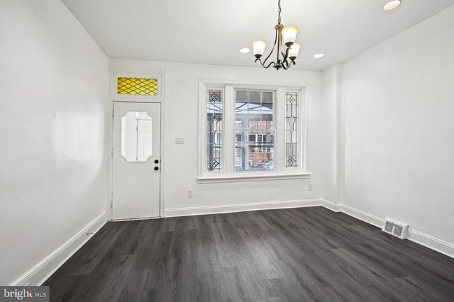 Photo - Modern 3-Bedroom Home Near University City...