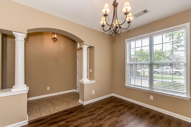 Photo - 9625 Helmsley Cir