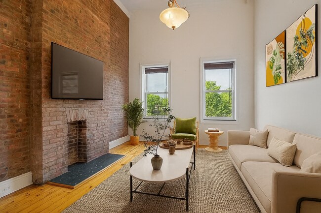 Photo - 246 E 58th St Unidad 2R