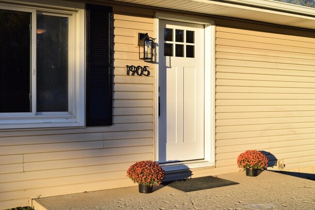 Photo - 1905 Ryan Rd