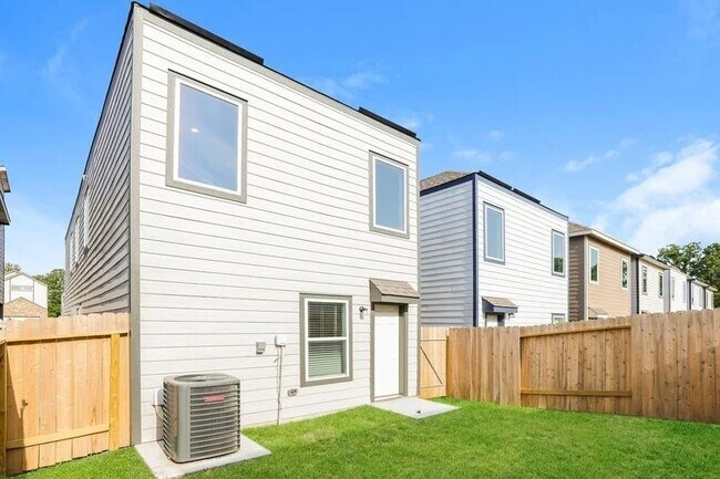 Photo - 15338 Estrella Rd W