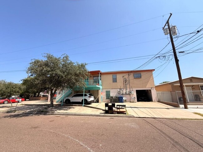 2901 San Agustin Ave Unit 2