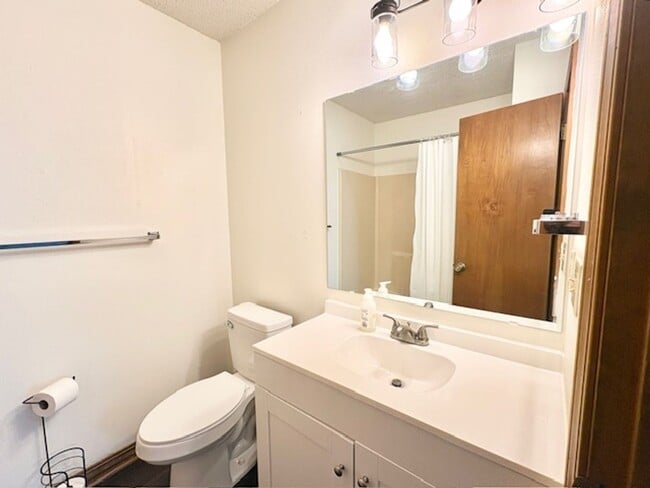 Photo - 912 Nutmeg Ave