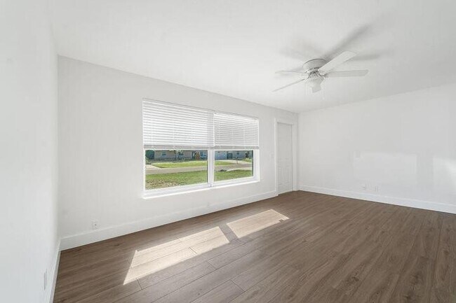 Photo - 4317 Birdwood St