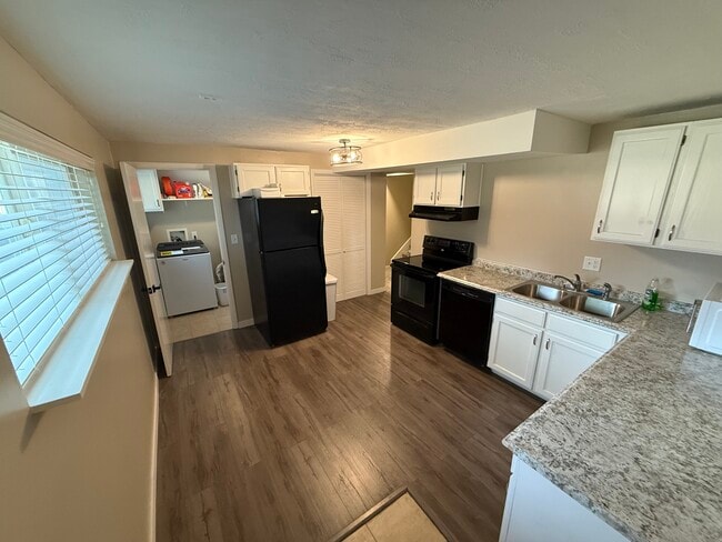 Kitchen - 825-11575S E Sunburn Ln Unit Sunny Basement Apartment