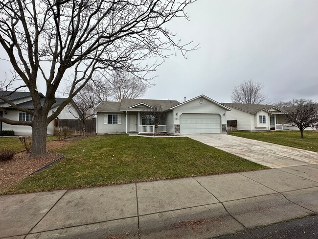 Building Photo - 3bed, 2bath, 1340sq.ft. home in Nottingham Greens - Middleton