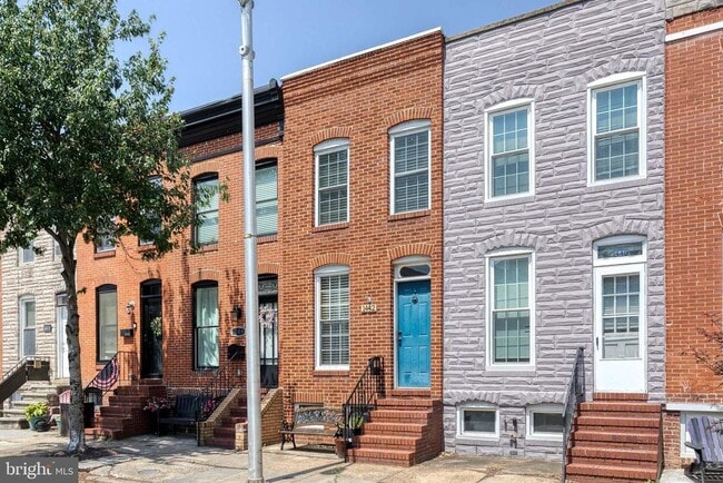 Building Photo - 1442 Andre St