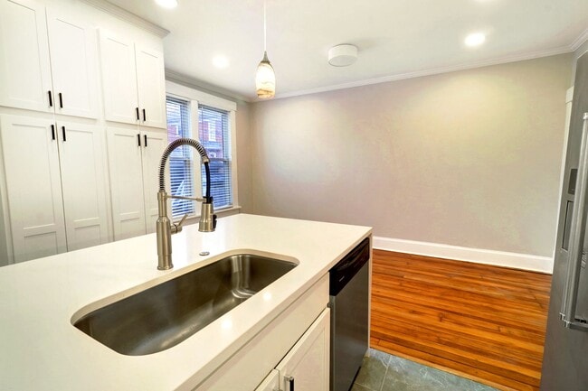 Photo - 916-918-918 Harrison Ave Unit 918 Harrison