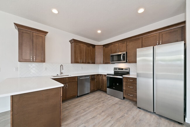 Photo - 1328 N Meridian Rd