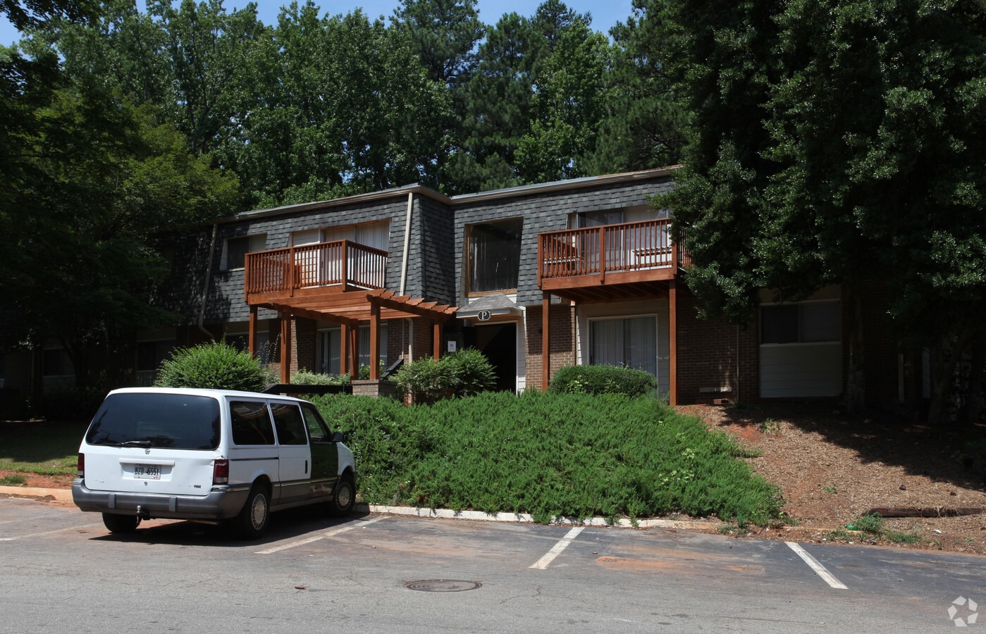 Kensington Manor - Kensington Manor