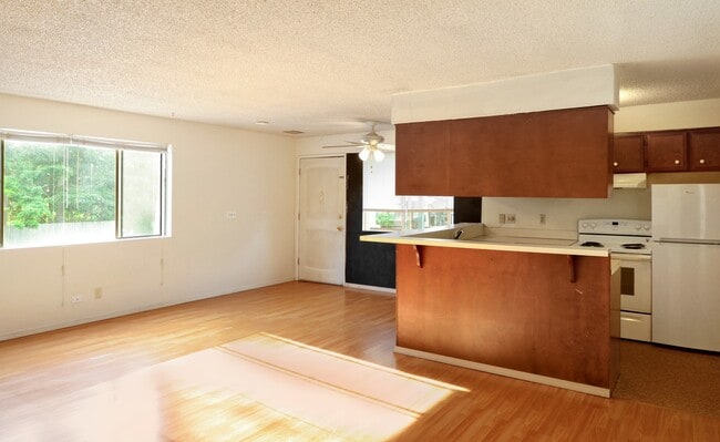 Spacious Loft-Style Unit Across from Fairw... - Spacious Loft-Style Unit Across from Fairw...