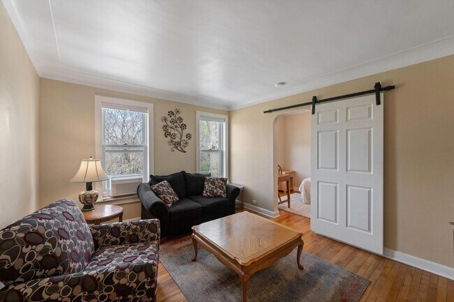 3547 Main St NE
