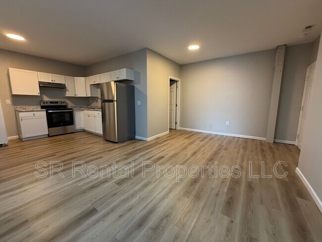 Photo - 243 S Main St Unit 2