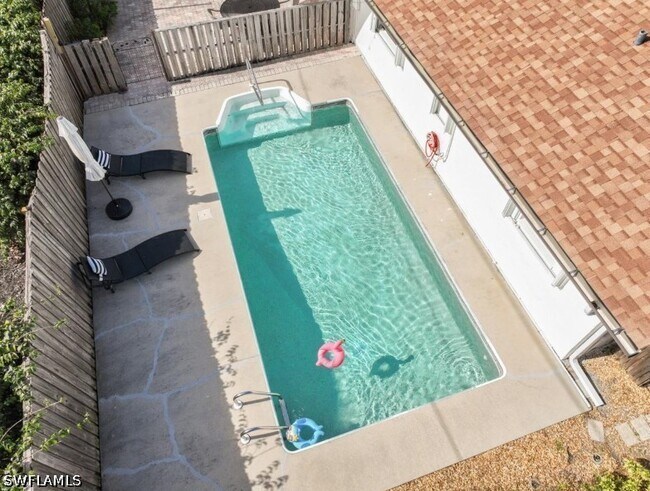 1332 Granada Blvd